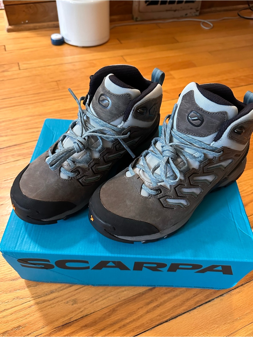 Scarpa Moraine Mid Waterproof Hiking Boots